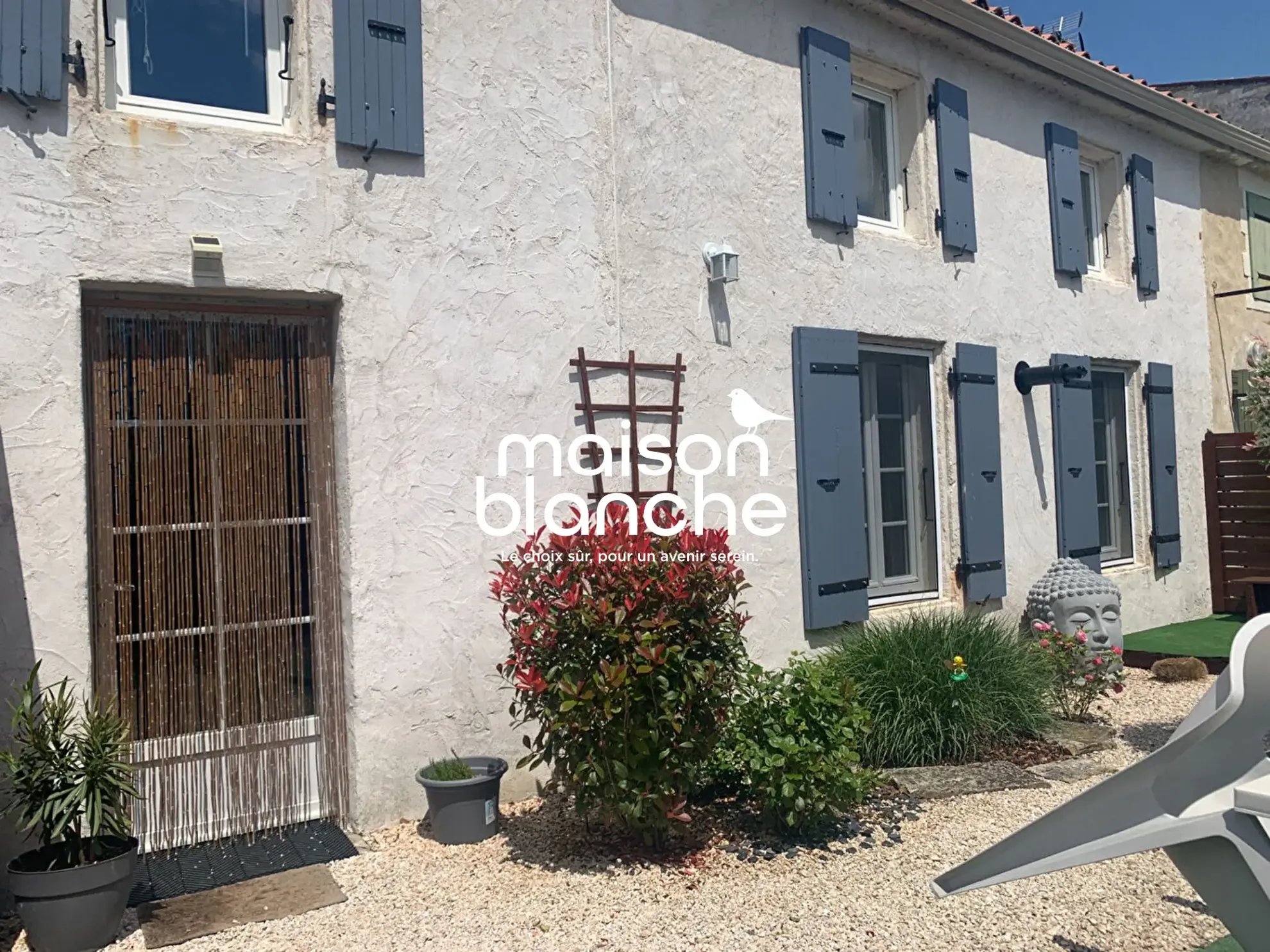 Maison charentaise avec extérieur à proximité de Surgères et Saint-Pierre-La-Noue 