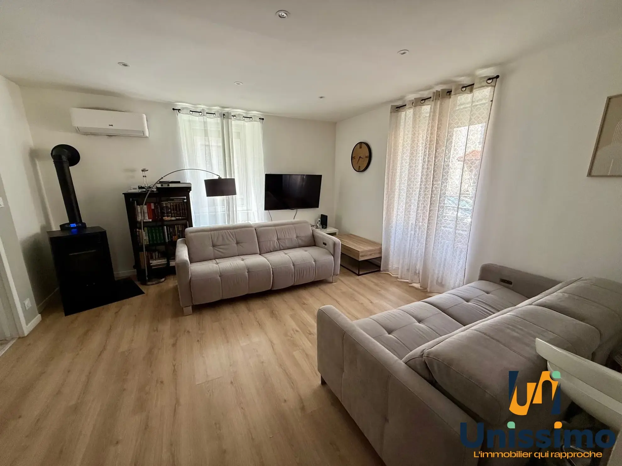 Immeuble à vendre à Audincourt avec deux appartements, garages et combles 