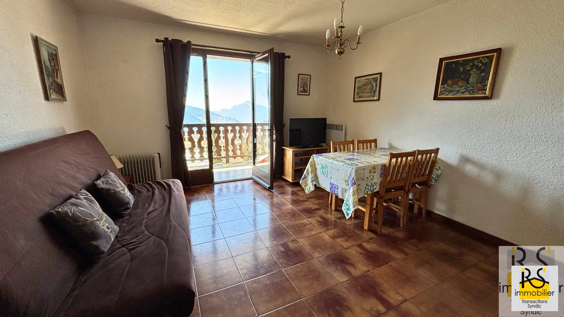 Studio en pied de piste avec vue montagne à Les Carroz d'Arâches 