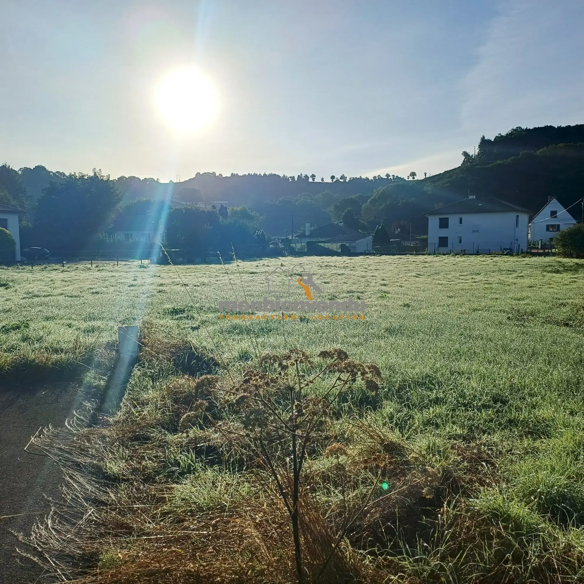 Terrain viabilisé à Vezac pour projet de construction neuve