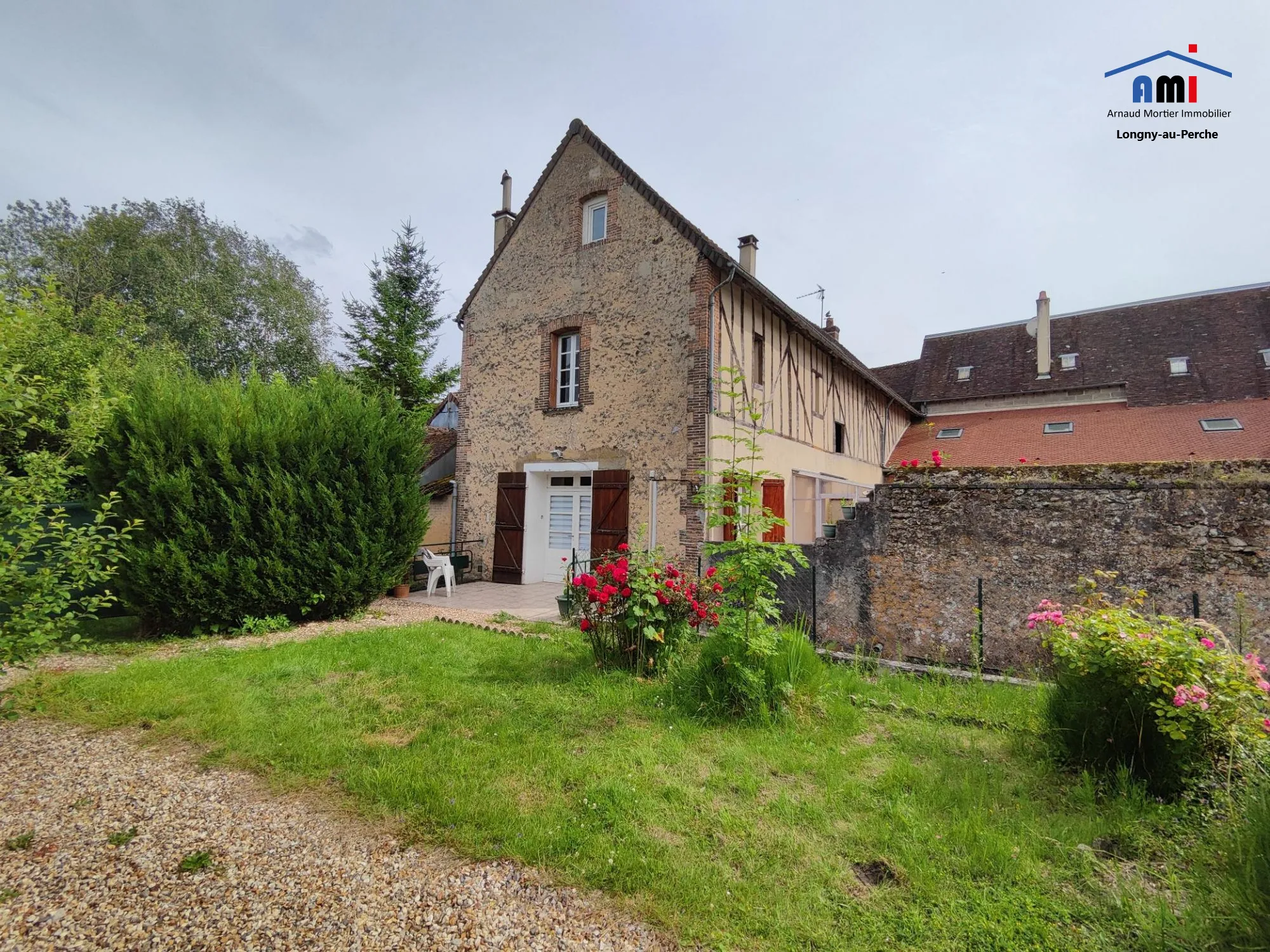 Maison de ville ancienne de 65 m² avec jardin et accès rivière à Longny au Perche