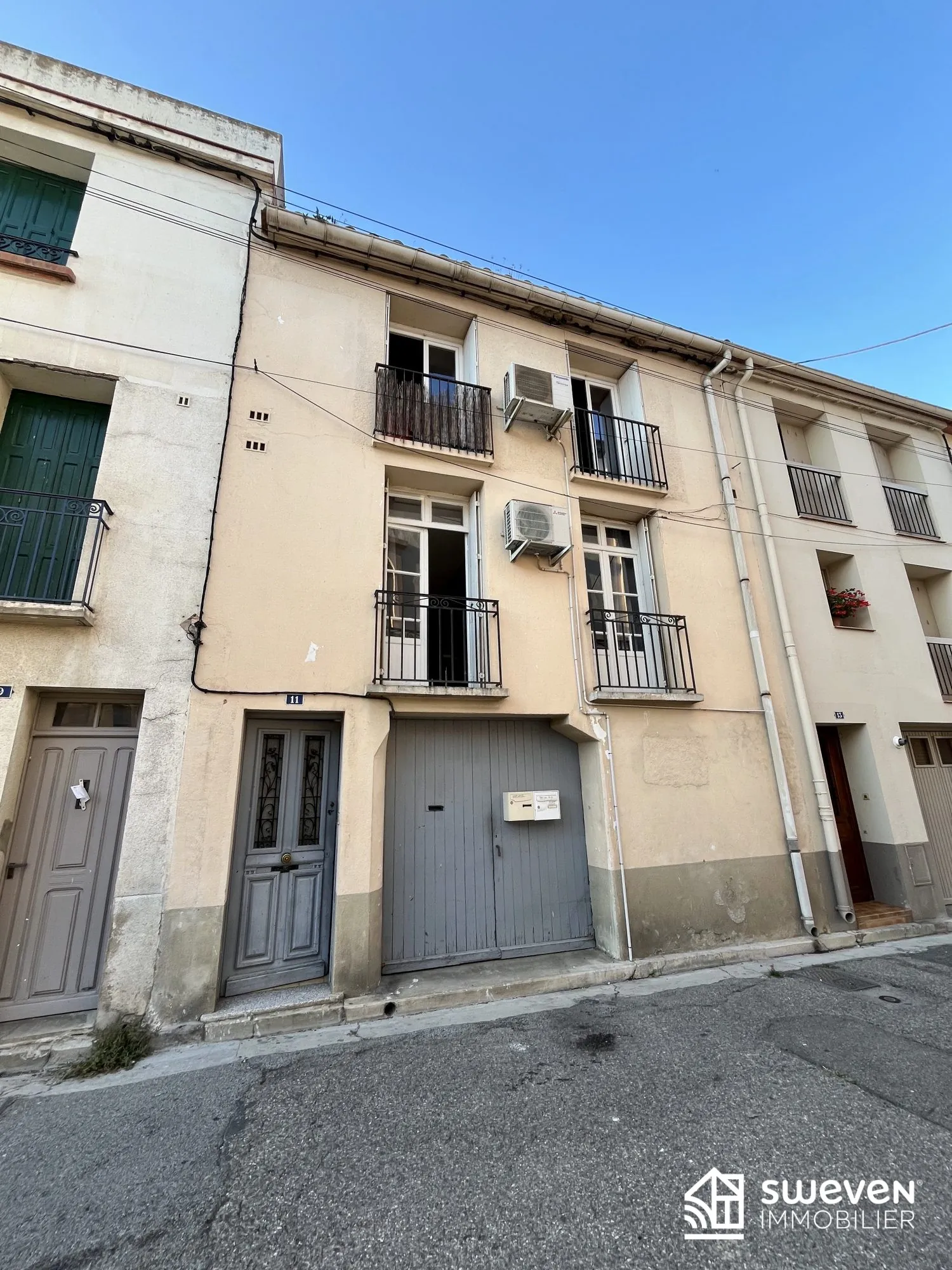 Maison de village en centre-ville de Millas avec deux appartements loués 