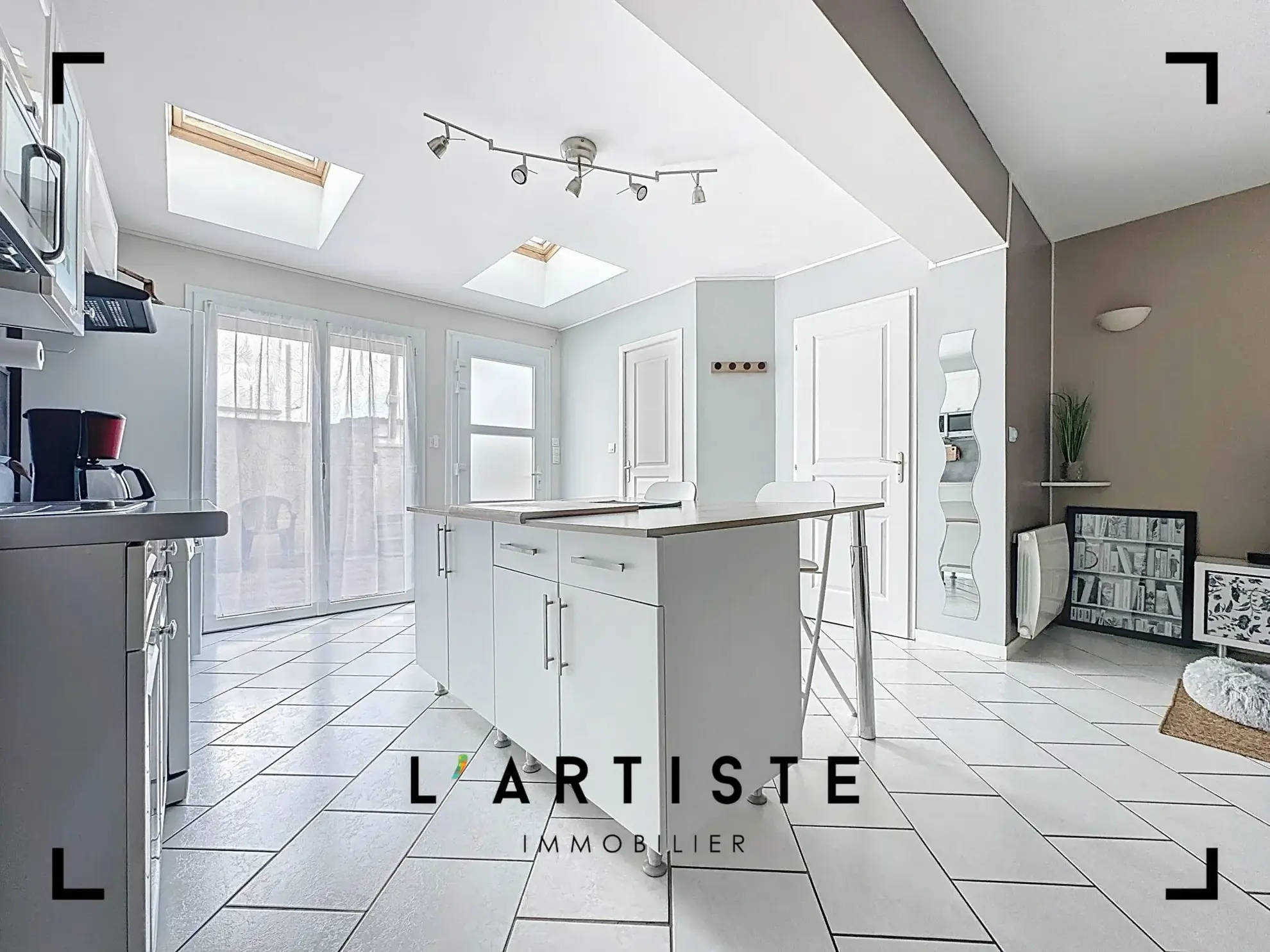 Maison à vendre à ROUEN (76100) avec 2 chambres, terrasse et garage fermé 
