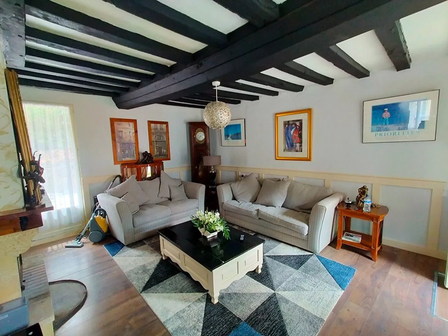 maison à vendre St Aubin du Désert salon Maison de bourg rénovée à Saint-Aubin-du-Désert avec jardin et garage