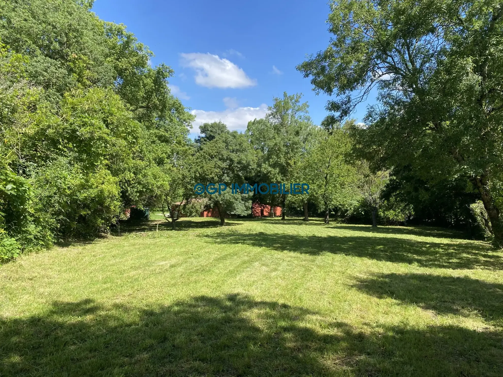 Terrain de 1680 m² à Monbrun, proche L'Isle-Jourdain - Opportunité à saisir 