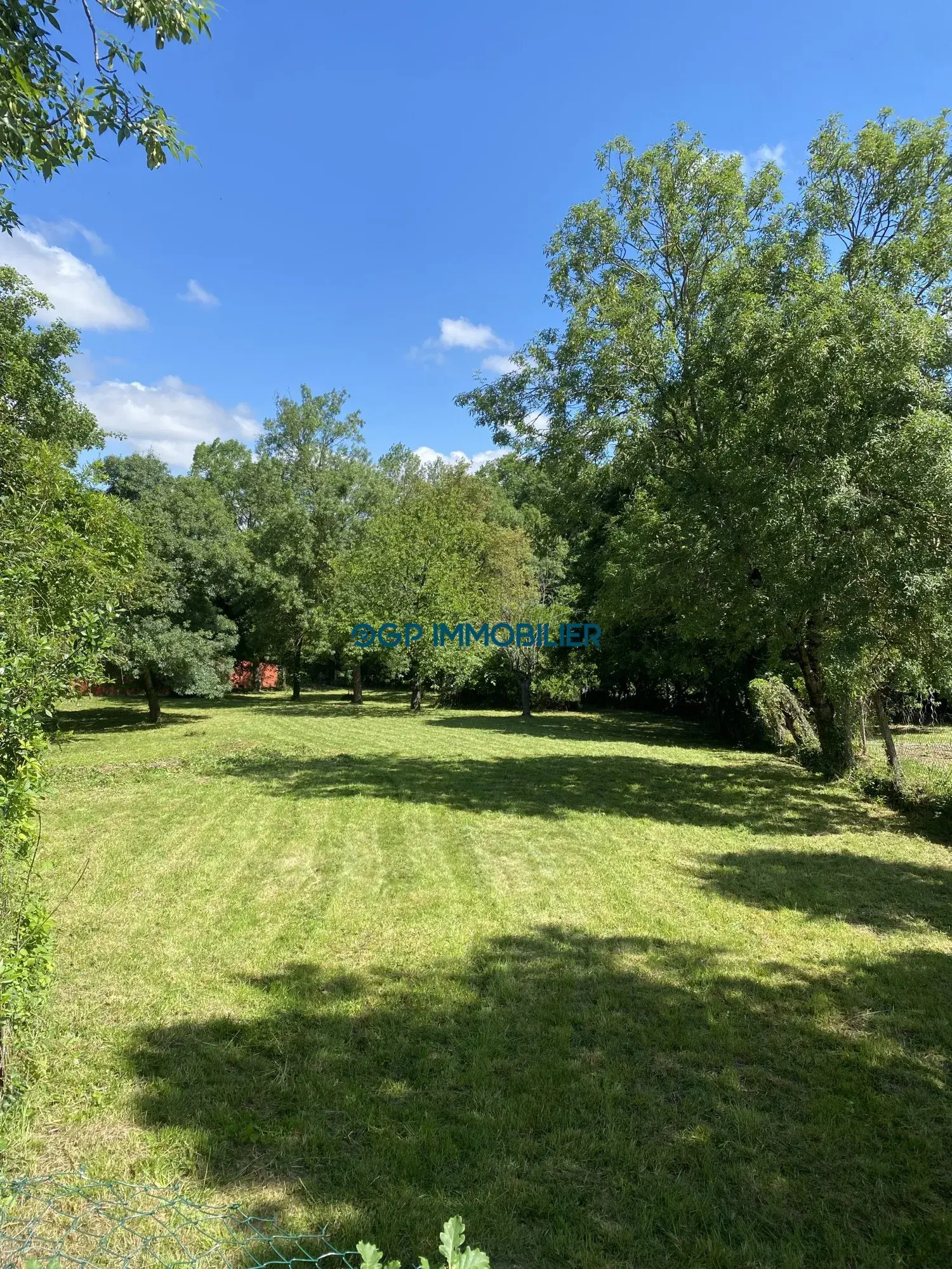 Terrain de 1680 m² à Monbrun, proche L'Isle-Jourdain - Opportunité à saisir 