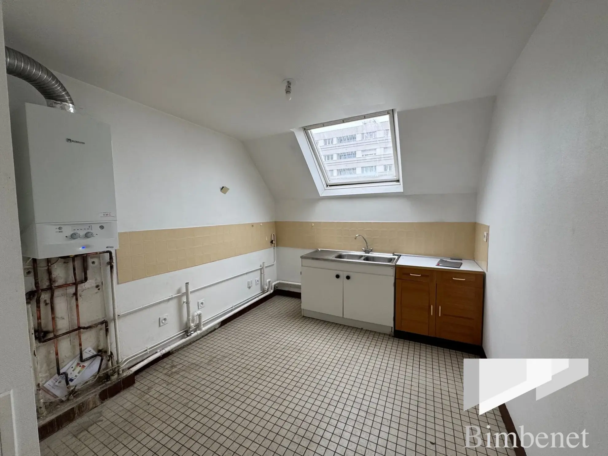 Cave à vendre dans le bâtiment C à Olivet, 60 lots, stockage sécurisé 