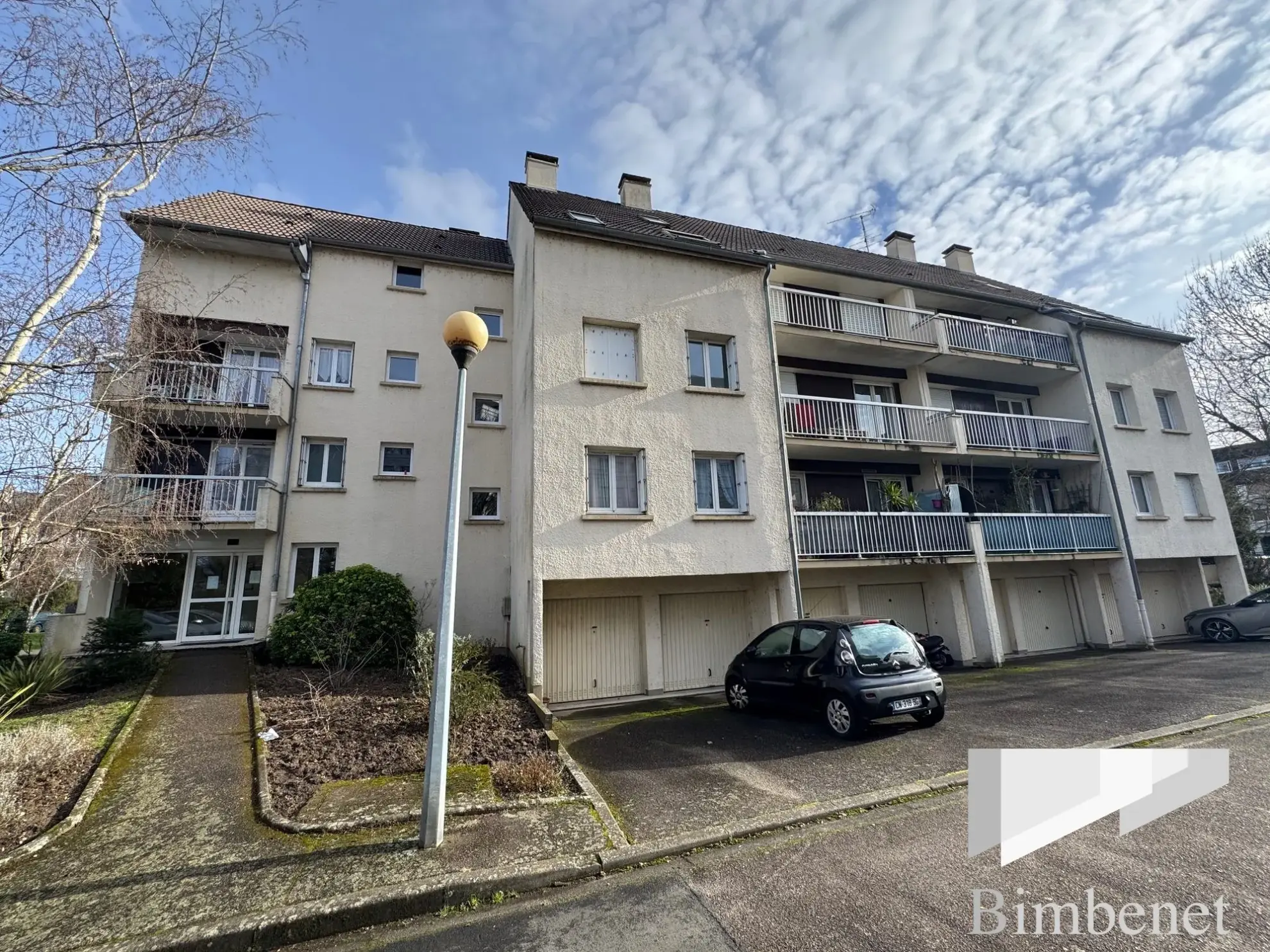 Cave à vendre dans le bâtiment C à Olivet, 60 lots, stockage sécurisé