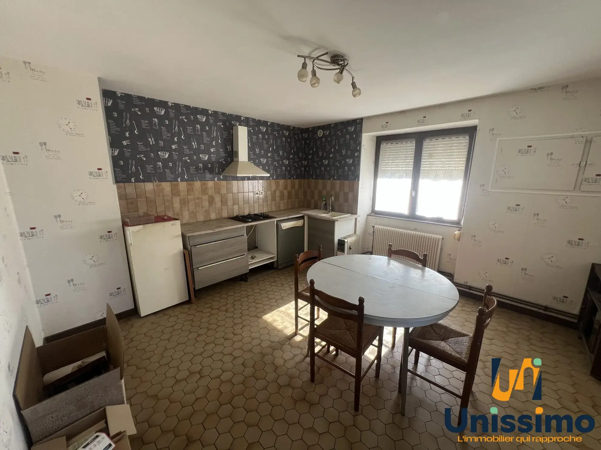 Maison familiale de 123m² à vendre à Bournois, calme et avec potentiel de rénovations 