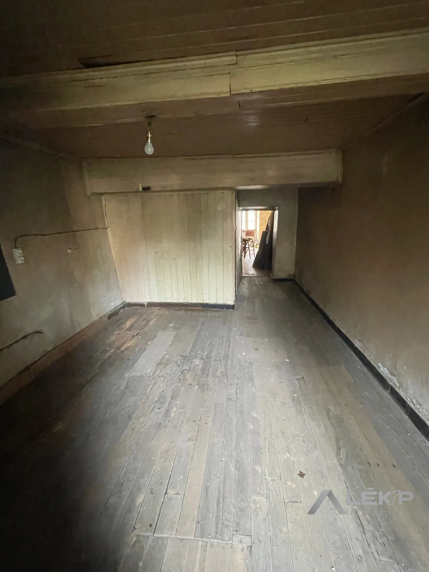 Maison de village à Renac de 100 m² avec terrain de 227 m² à rénover 
