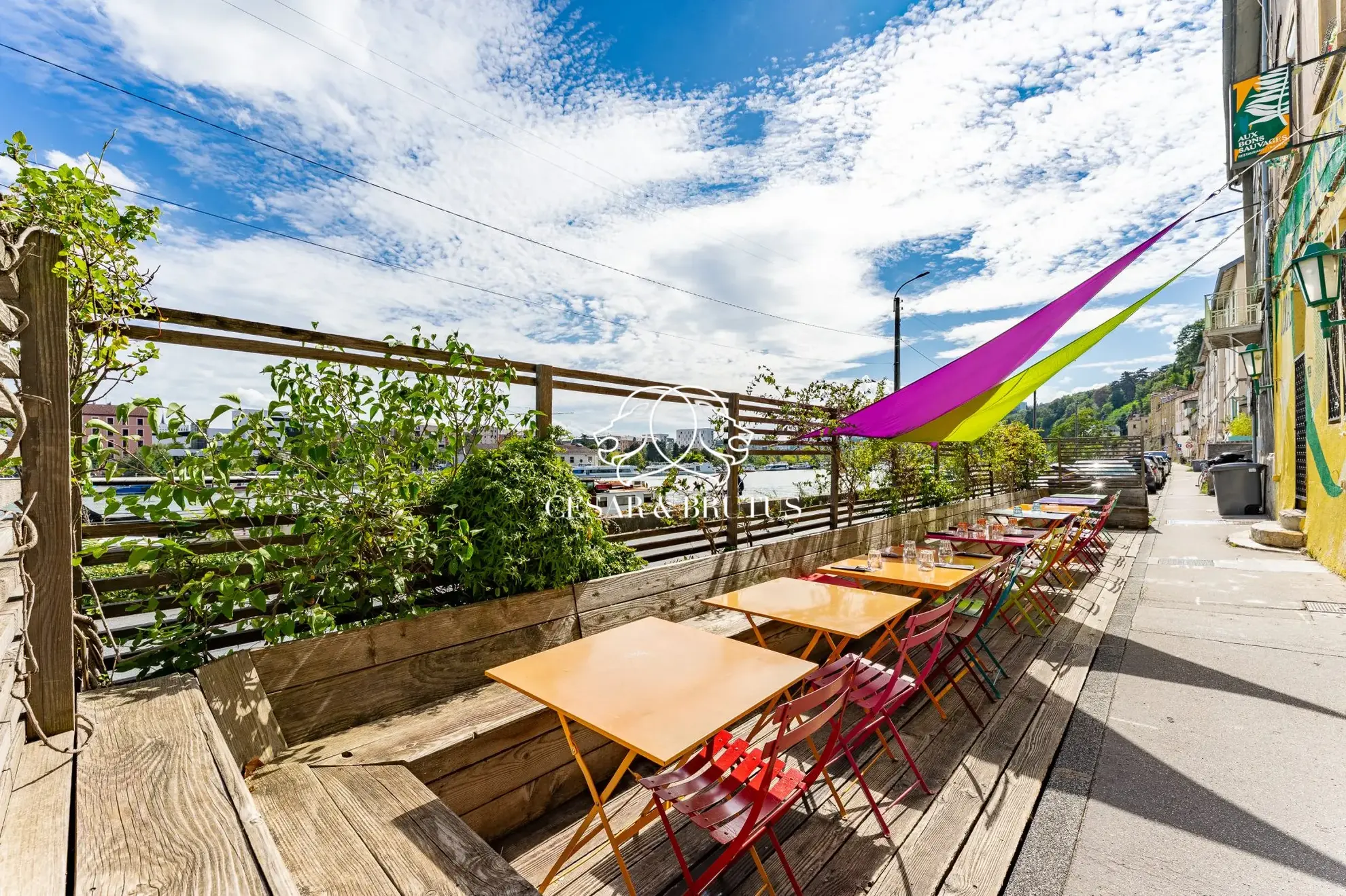 Restaurant à vendre au bord de la Saône à La Mulatière - Emplacement exceptionnel 