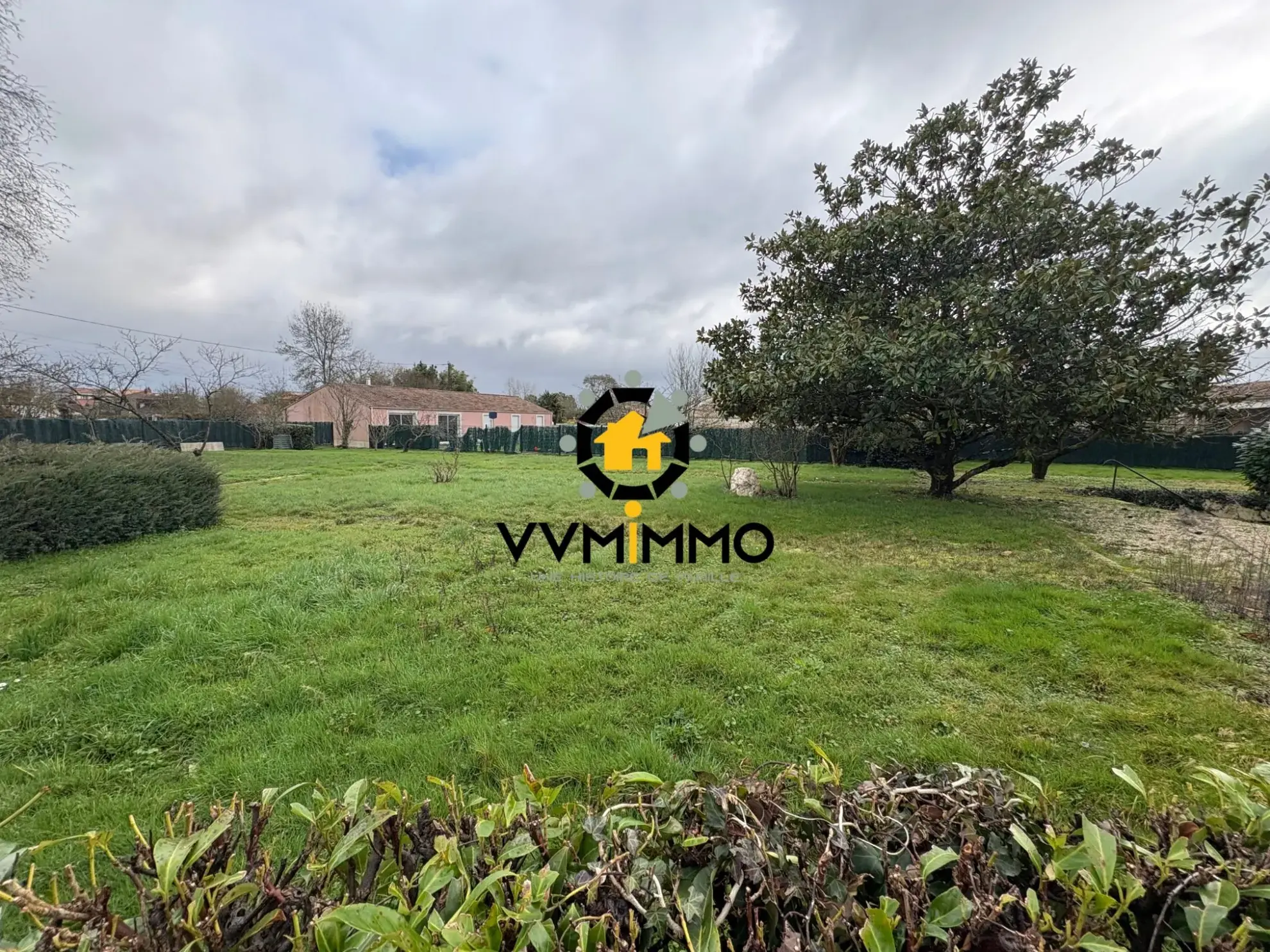 Terrain constructible de 400 m² à Champtoceaux - Libre de constructeur 