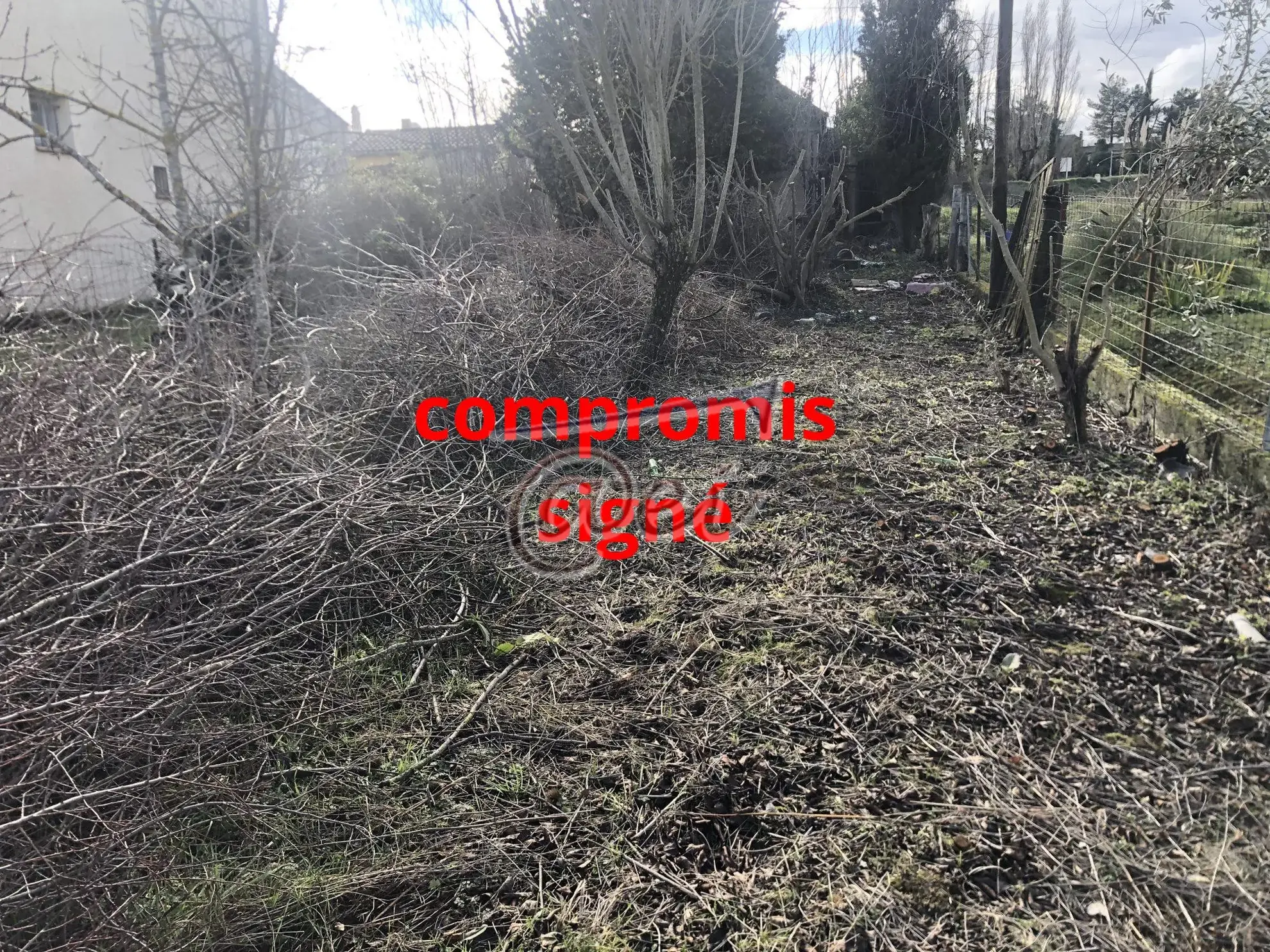 Maison à rénover à Rians sur terrain de 816 m², proche des commodités