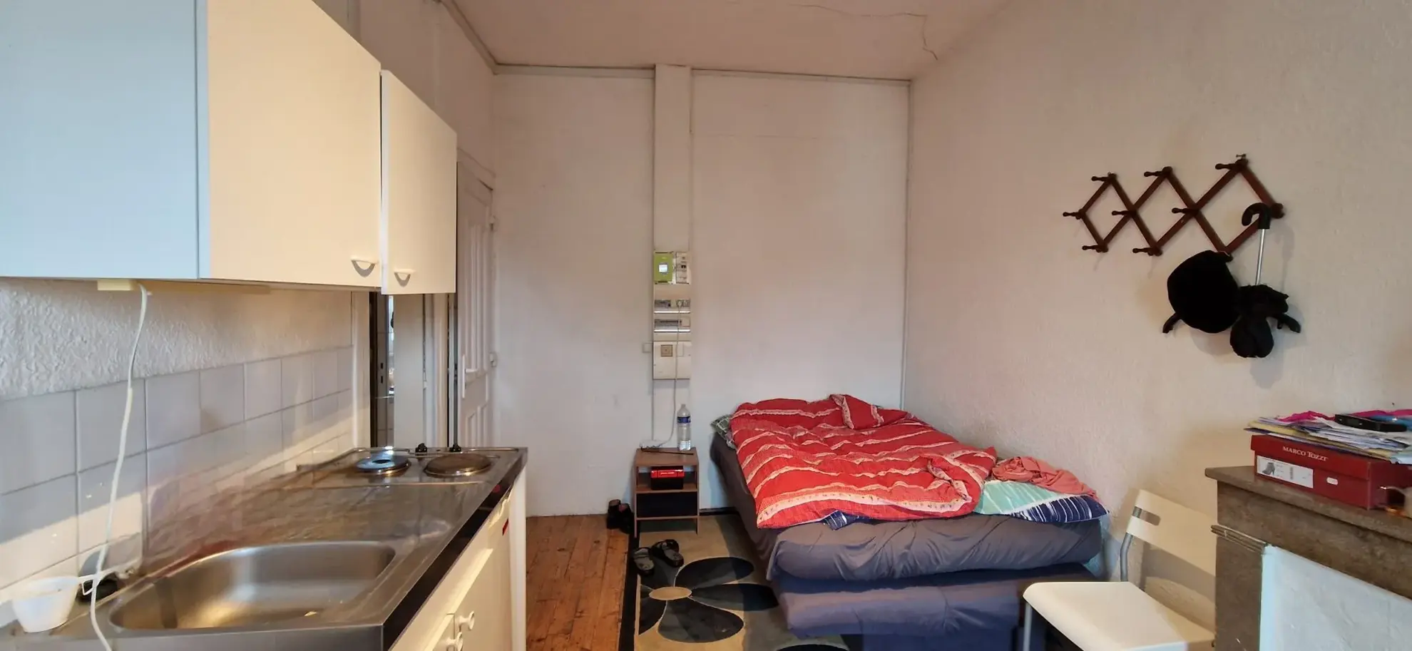 Studio loué de 19 m² à Montbrison, investissez dans un bien en centre-ville 