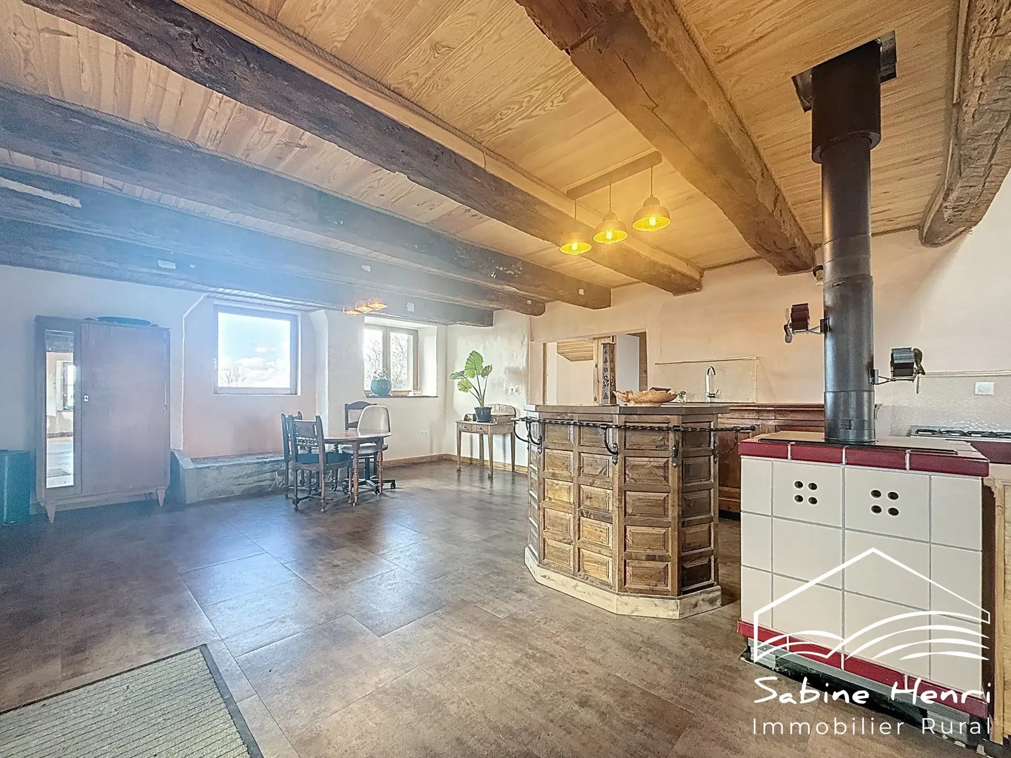 Maison rénovée écologique avec cour, jardin et forêt à Saint-Just-sur-Viaur 