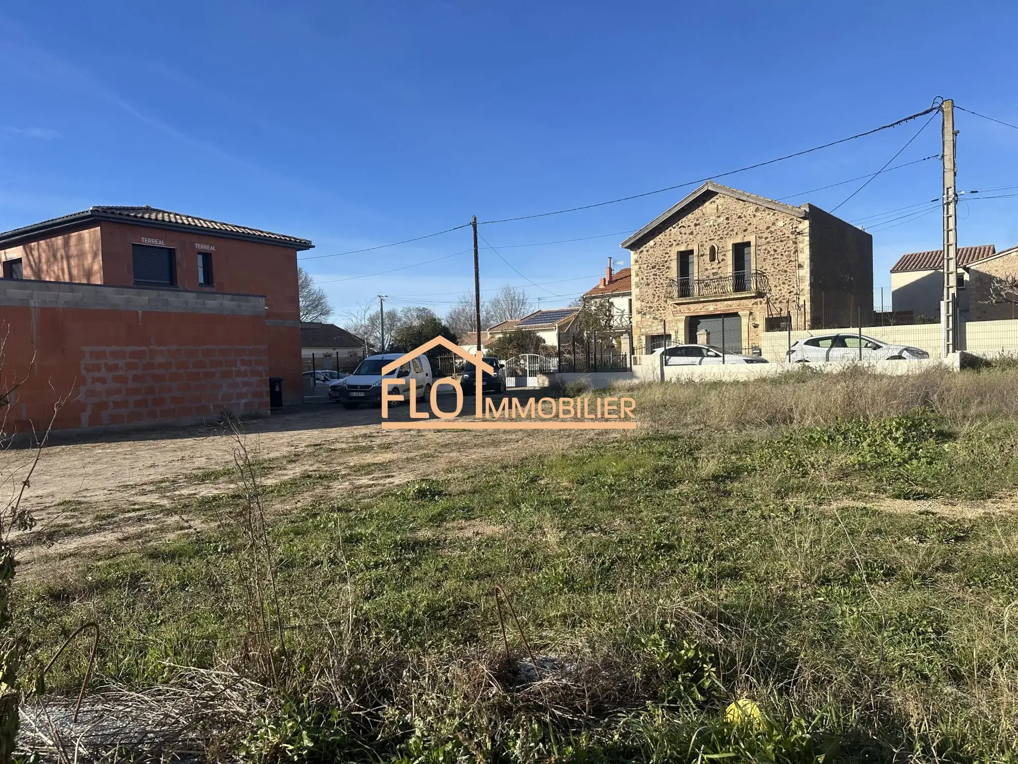 Terrain constructible à Florensac de 409 m², proche commerces et écoles 