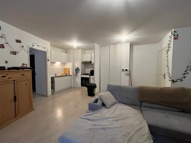 Appartement T2 avec balcon et parking sécurisé à Brest, idéal investissement locatif