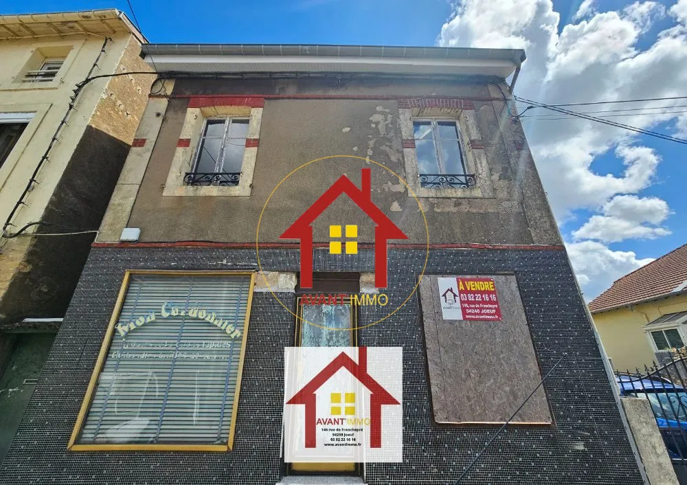 Maison à rénover à Joeuf de 102 m² avec jardin, balcon et terrasse