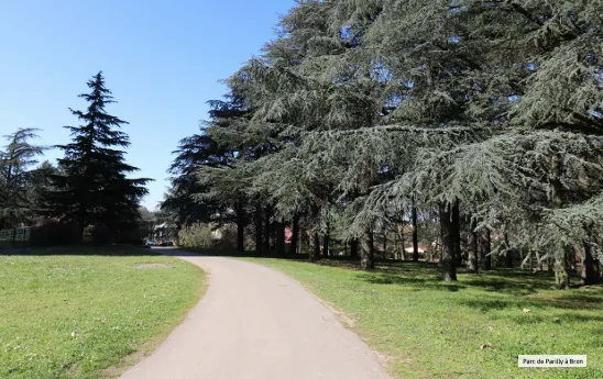 Appartement 3 pièces à Bron avec parking et balcon, livraison 2027