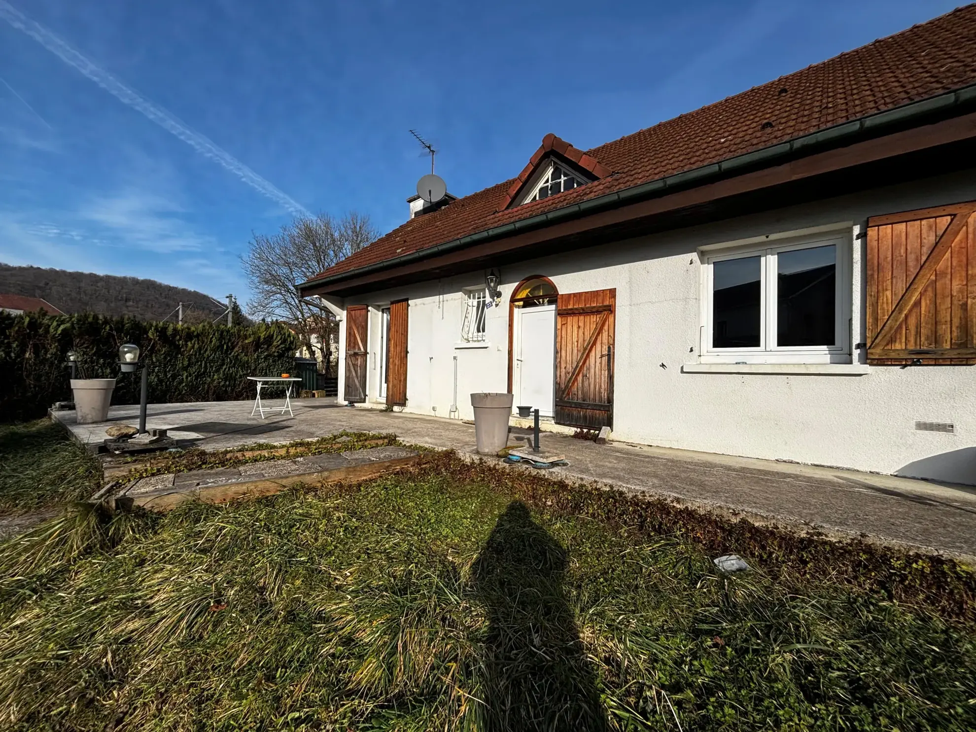 Maison individuelle à Voujeaucourt avec grand terrain et potentiel 