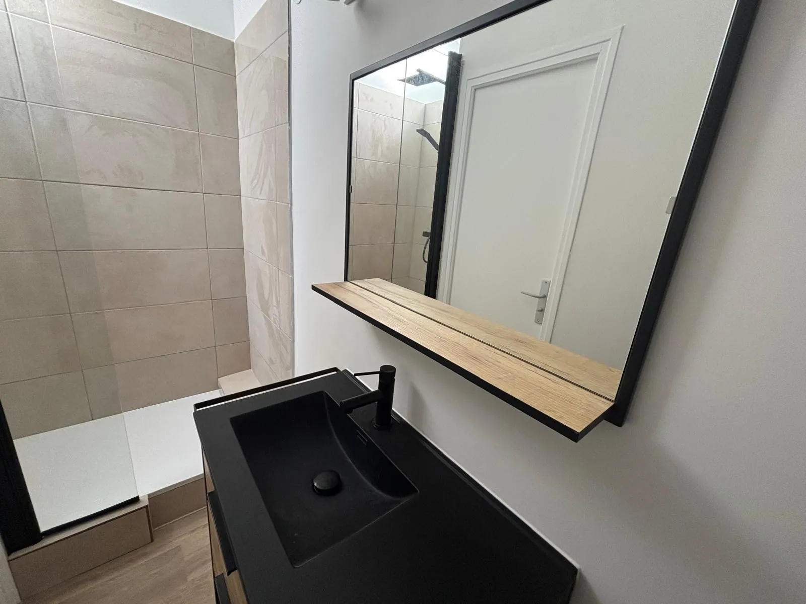 Appartement rénové avec vue dégagée à Montpellier - Quartier Voltaire / Rives du Lez 