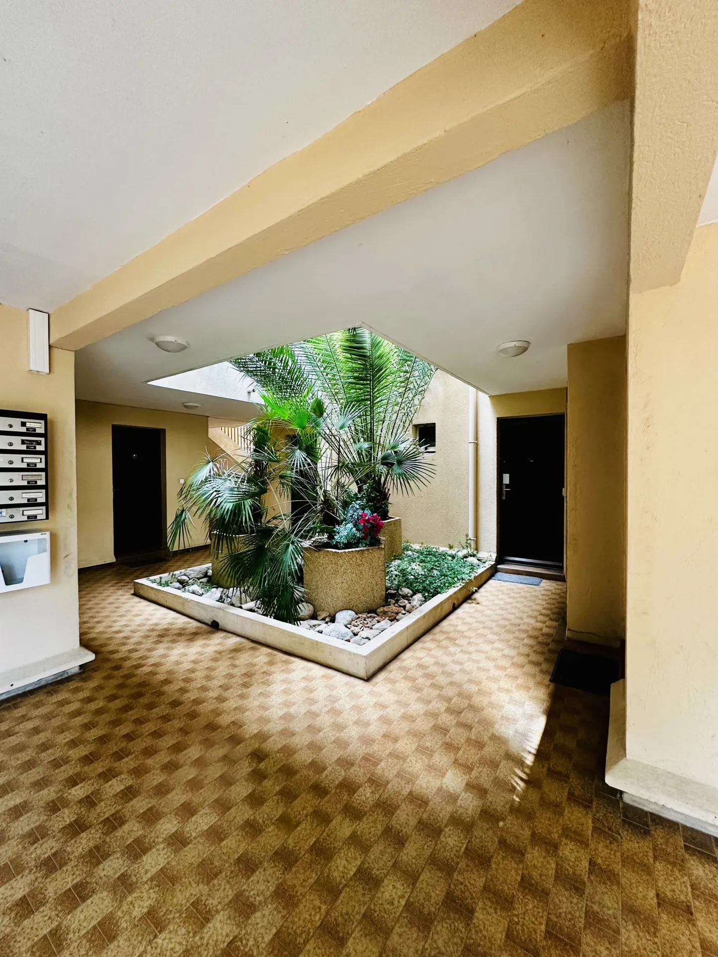 Appartement T1 avec mezzanine, vue étang, garage à Balaruc-les-Bains 