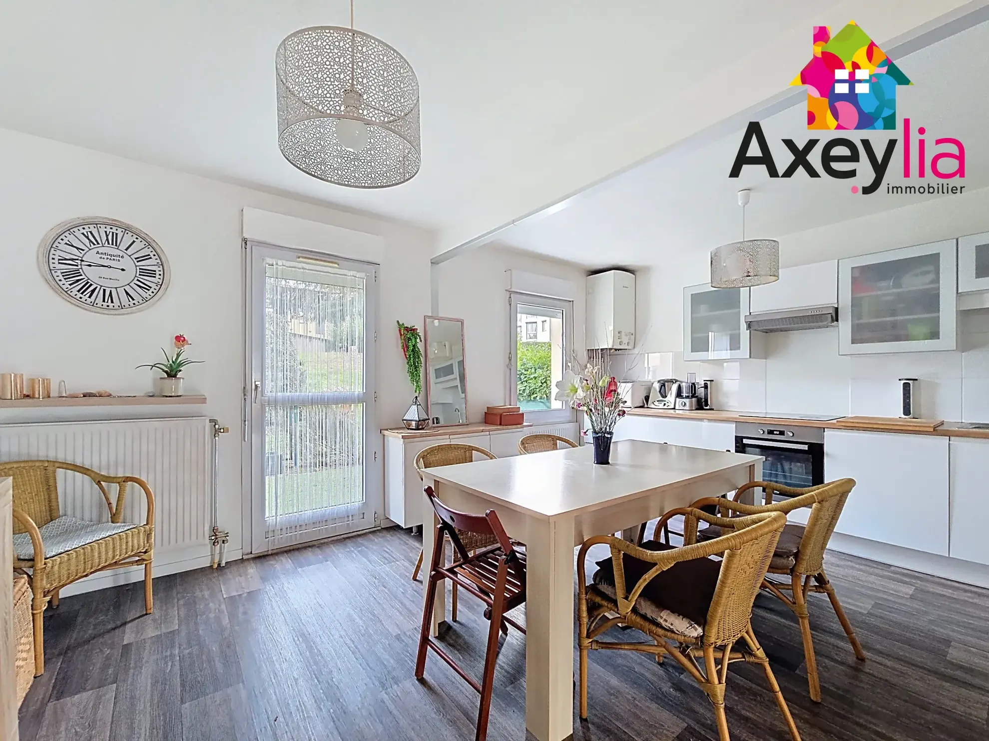 Spacieux appartement traversant de 99,92 m² avec terrasse et garage double à Roanne centre 
