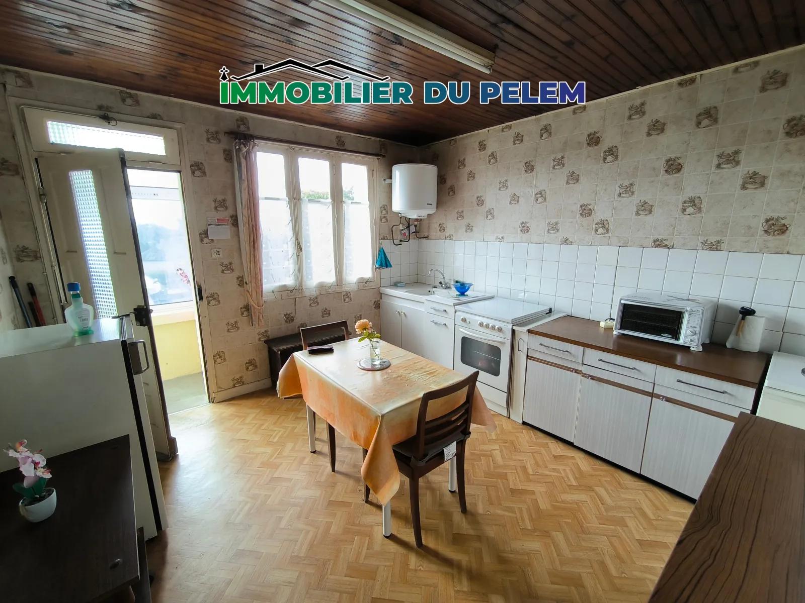 Maison à rénover avec vue dégagée à Saint-Nicolas-du-Pélem en Centre-Bretagne 