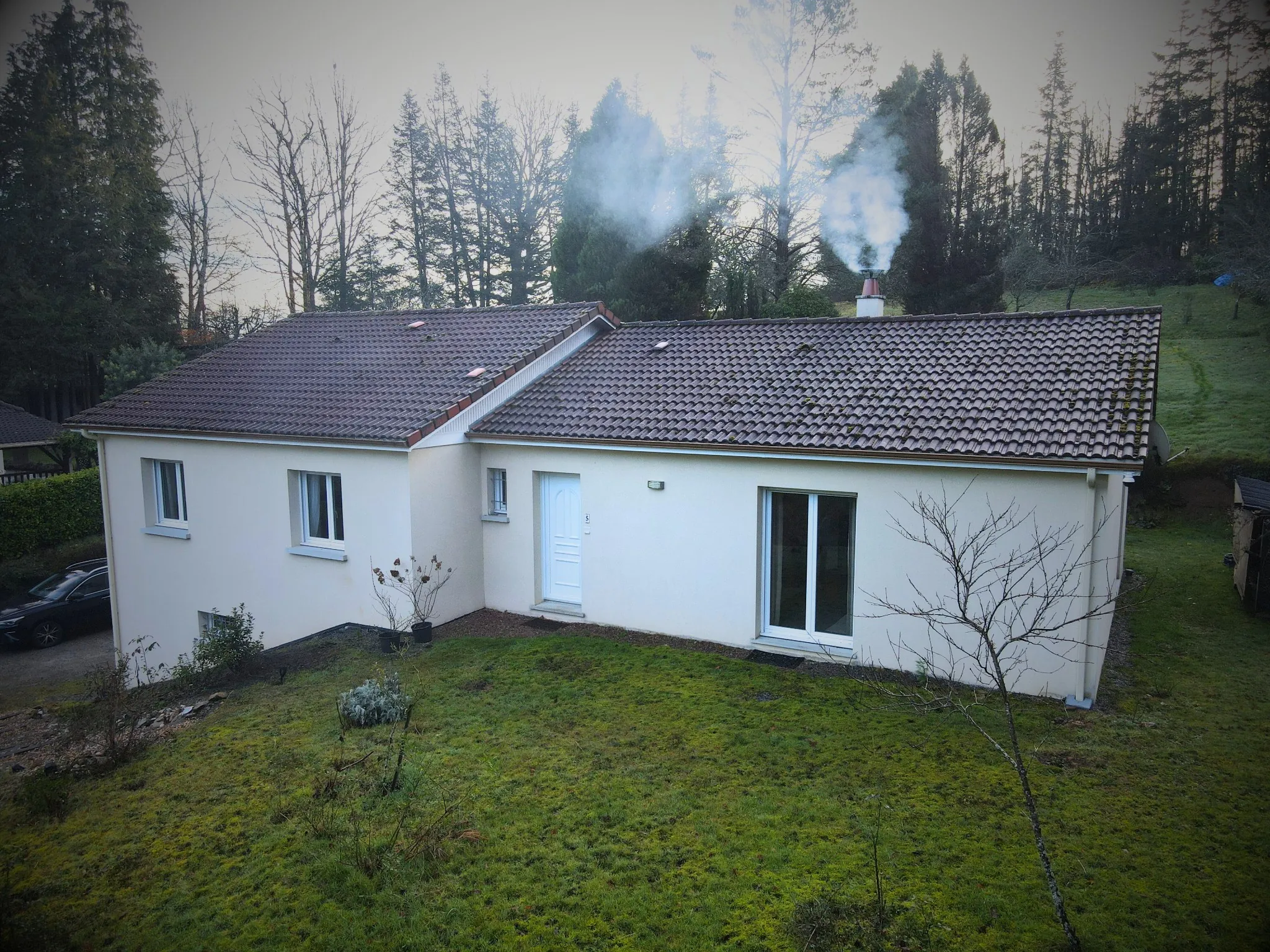 Maison récente de 124 m² avec grand sous-sol et terrain arboré à Nantiat