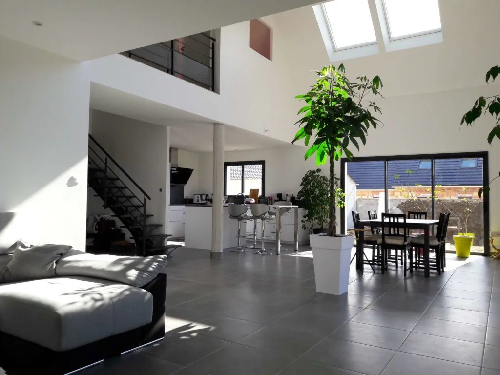Maison familiale à Reuil-sur-Brêche avec 4 chambres et confort moderne 