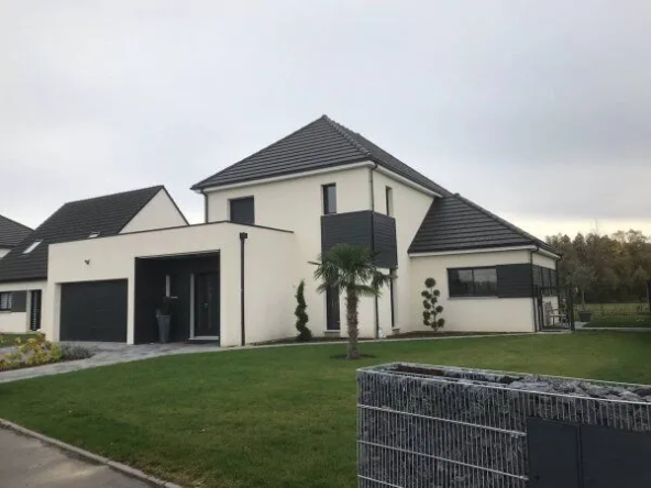 Maison familiale à Reuil-sur-Brêche avec 4 chambres et confort moderne