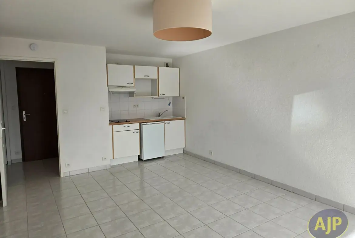 Appartement T2 à Saint Marc sur Mer avec balcon et parking privé 