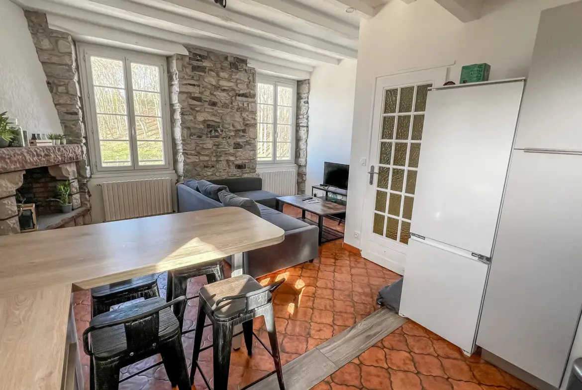 Appartement T3 rénové avec dernier étage à Bayonne Saint-Esprit 