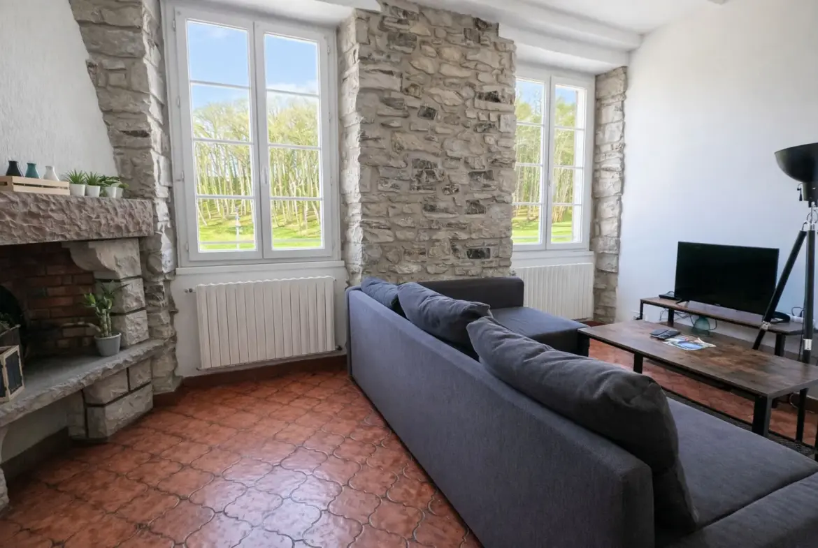 Appartement T3 rénové avec dernier étage à Bayonne Saint-Esprit 