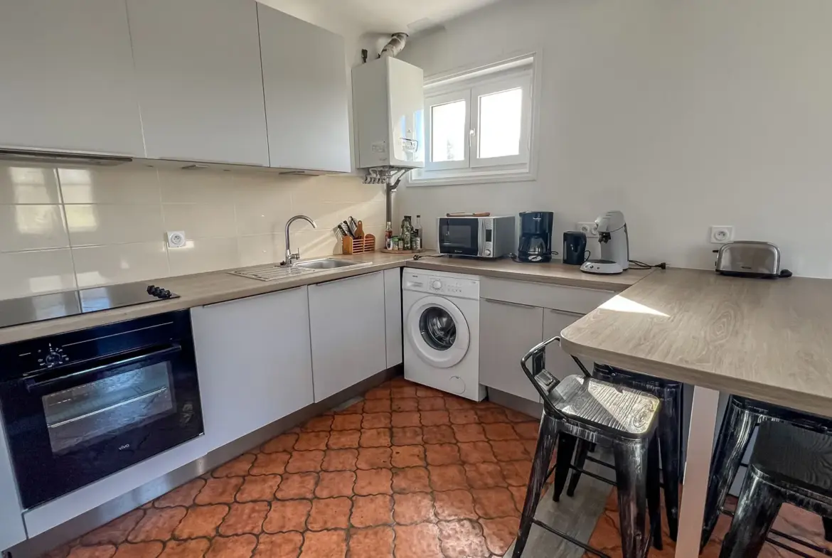 Appartement T3 rénové avec dernier étage à Bayonne Saint-Esprit 