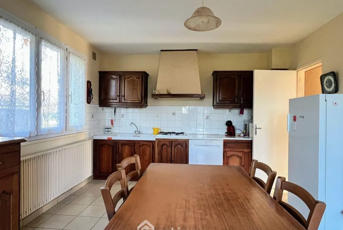 Maison de 122 m² avec terrain à Mûrs-Érigné, calme et confort près des commodités 