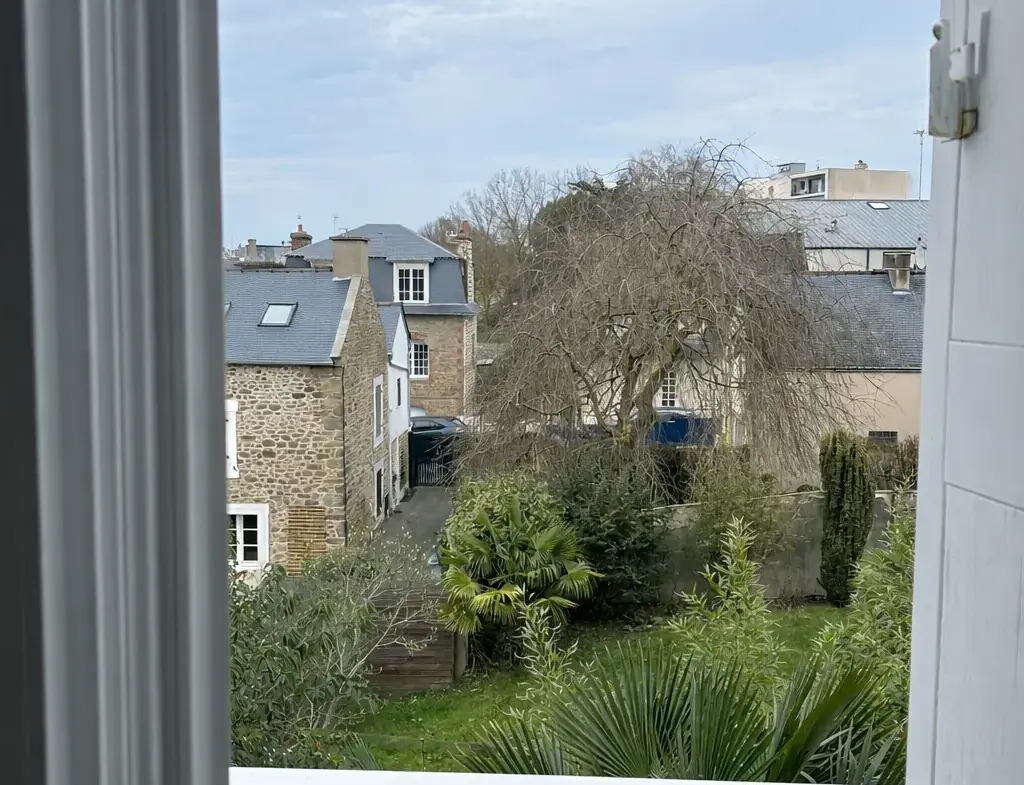 Appartement traversant de 32m² à Dinard, proche plage et commerces 
