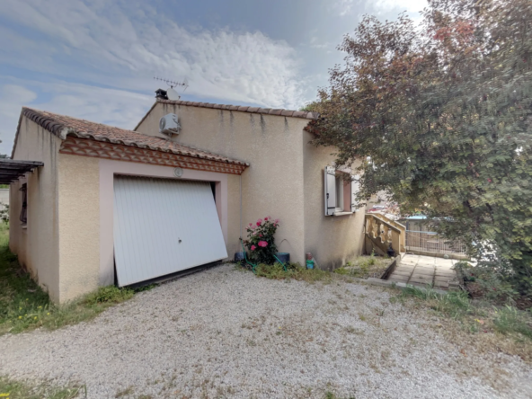 Maison familiale de plain-pied avec piscine à Aigues-Vives - 107 m²