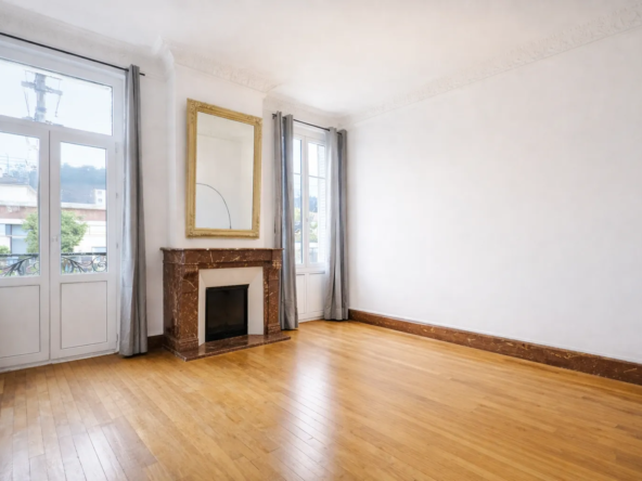 Appartement haussmannien à vendre à Nancy avec balcon, double suites et parking gratuit