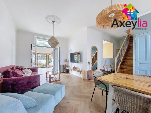 Maison à vendre à Roanne avec 3 chambres et grand terrain, authenticité et charme