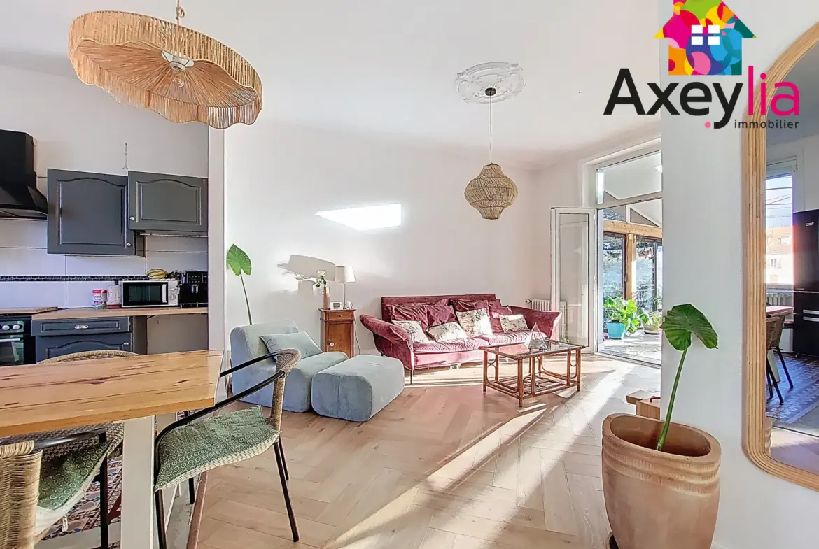 Maison à vendre à Roanne avec 3 chambres et grand terrain, authenticité et charme 