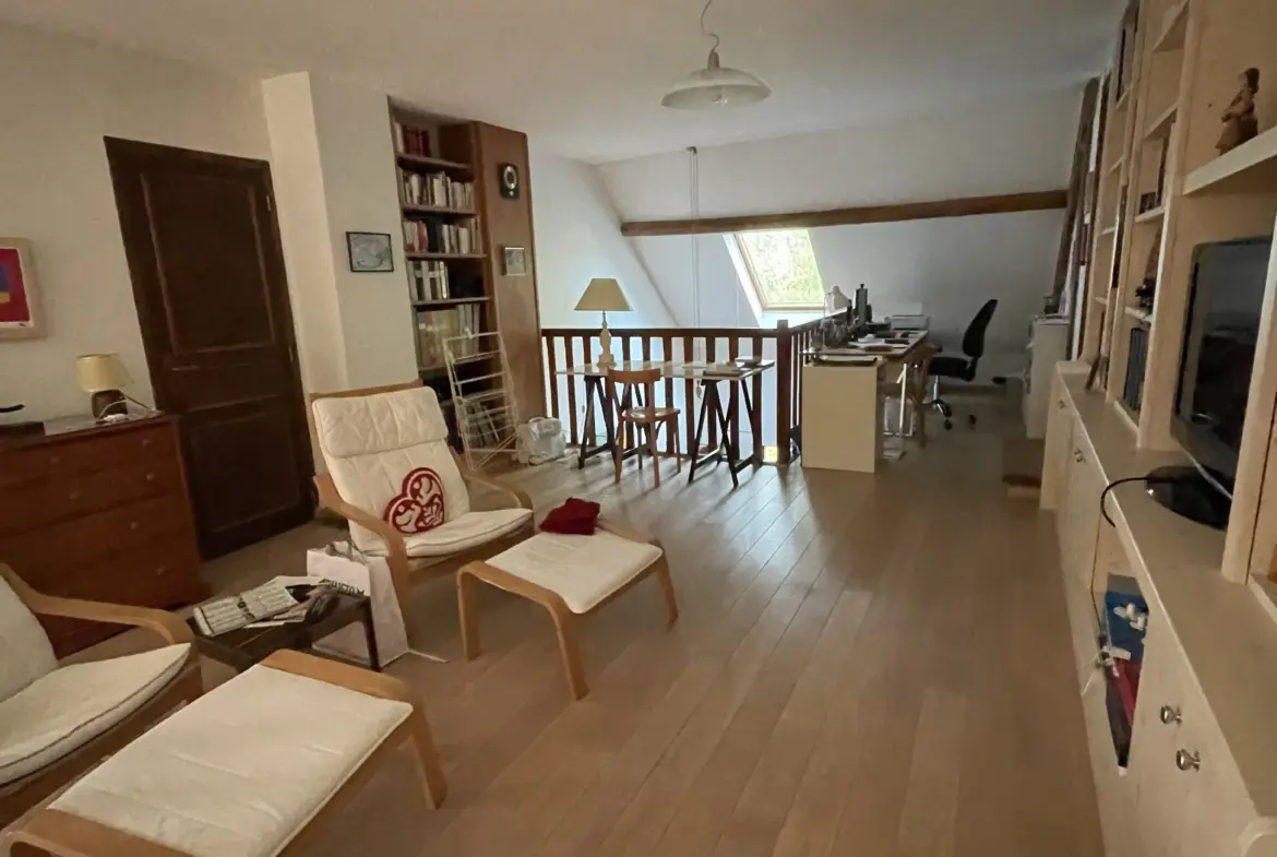 Magnifique maison familiale de 189 m² à Cusset avec terrain arboré et dépendance 