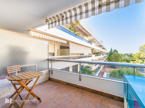 Studio avec terrasse à vendre dans la résidence La Cadenelle à Marseille 8ème