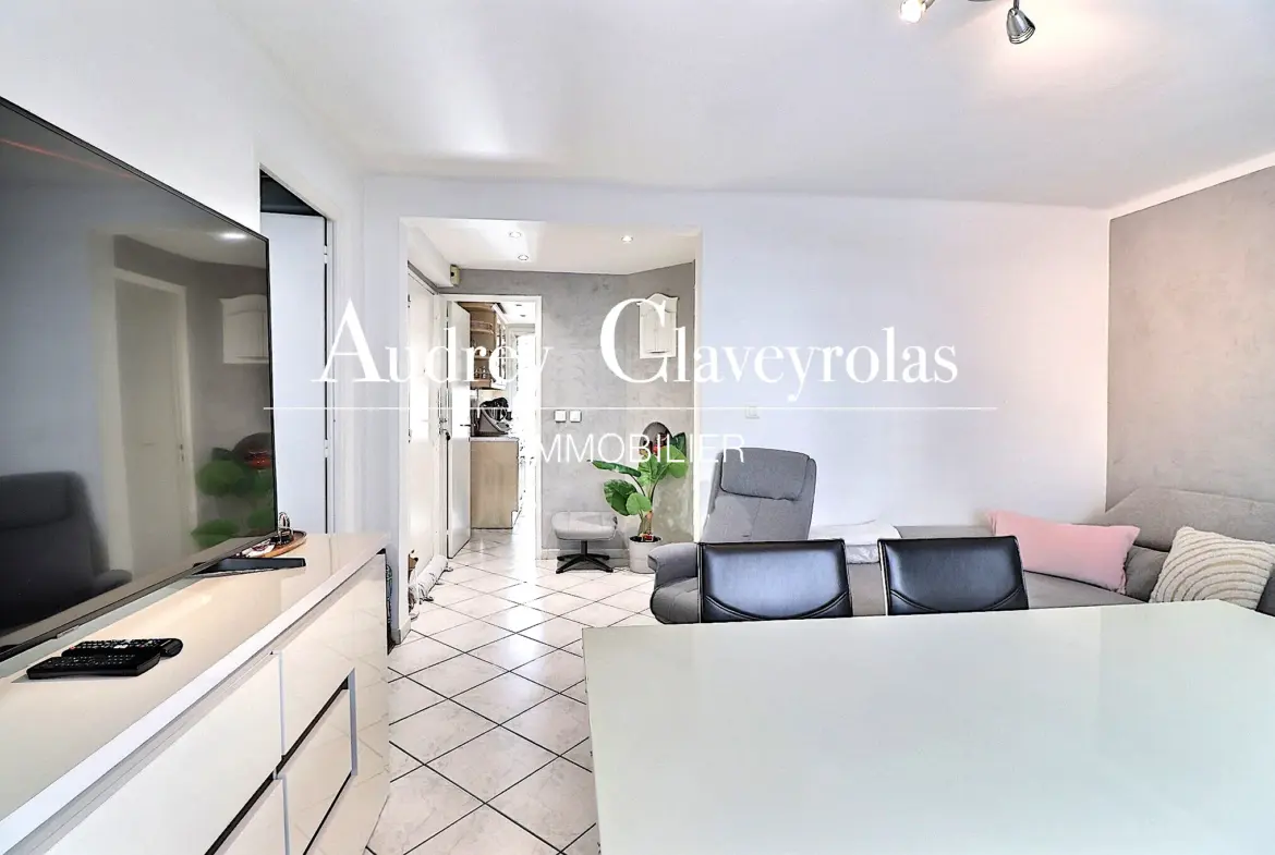 Appartement T4 lumineux avec cave et parking à Marseille 13011 