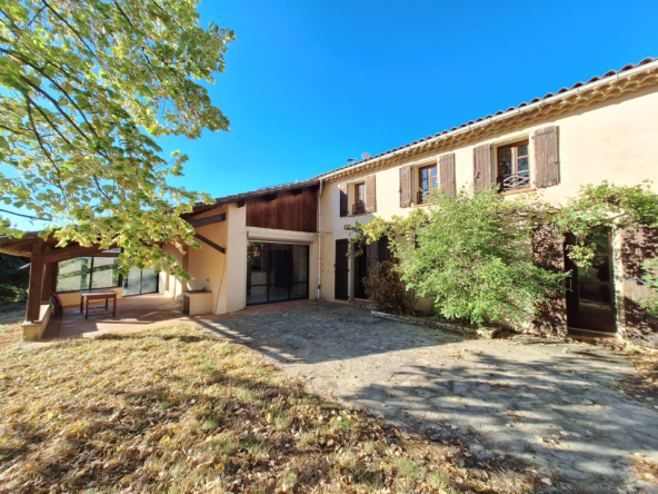 Maison à restaurer de 6 chambres avec terrain et dépendances près de Toulouse