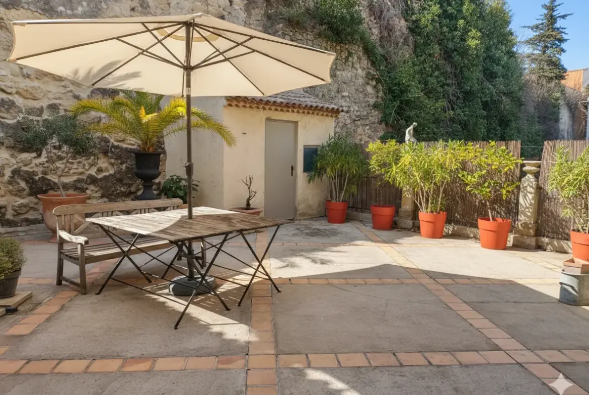 Appartement spacieux de 120 m² avec terrasse à Orange – 3 chambres, proche centre-ville 