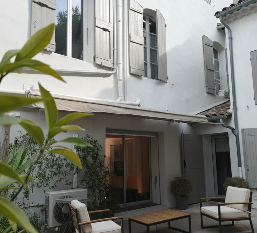 Appartement spacieux de 120 m² avec terrasse à Orange – 3 chambres, proche centre-ville 