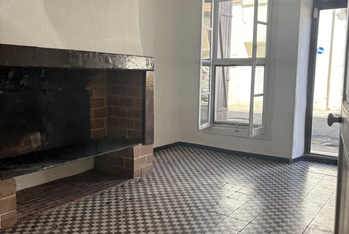 Maison vigneronne de 117 m² avec terrasse et garage à Bessan, proche commodités 