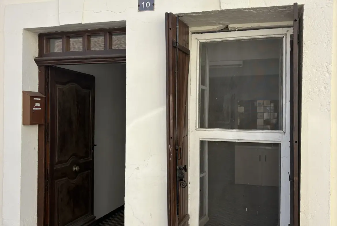 Maison vigneronne de 117 m² avec terrasse et garage à Bessan, proche commodités 