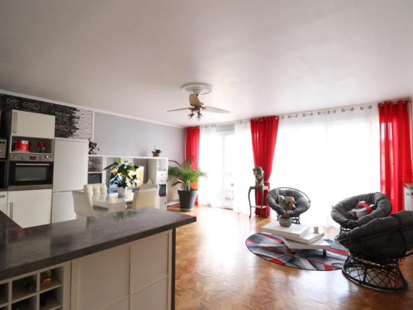 Spacieux T4 à Saint-Martin-d'Hères avec Terrasse et Parking - Bonne Opportunité d'Investissement